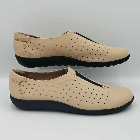 Clarks Medora Gemma Sand Tan Nubuck Leather Slip-On Perforated Shoes Size 9.5 M - Picture 4 of 9